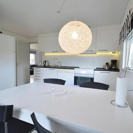 Cozy In With Kitchen Holiday home